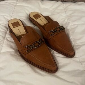 Dolce Vita Sidon Tan Leather Pointed Mule with Chain Detail 7.5